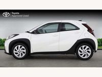 Used Toyota Aygo X PURE 72 HP (52 kW) 2023 White SUV