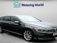 Usado VW Passat Advance 218 HP (160 kW) 2022 Cinzento Carrinha