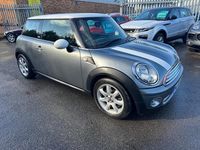 Usado Mini Cooper Hatch 122 CV (89 kW) 2010 Gris Utilitario