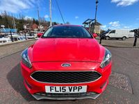 Used Ford Focus Zetec 125 HP (91 kW) 2015 Red Hatchback