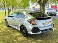 Używany Honda Civic EX 126 KM (92 kW) 2018 Srebrny Hatchback
