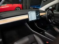 Usado Tesla Model 3 Standard Range Plus 239 kW (325 HP) 2020 Cinzento Sedan