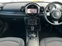 Usado Mini Cooper Clubman Classic 136 HP (100 kW) 2022 Preto Carrinha