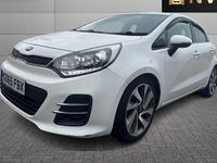 Begagnad Kia Rio 90 HK (66 kW) 2015 Vit Halvkombi