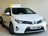 Używany Toyota Auris Hybrid 2014 Biały Hatchback