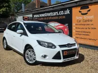 Begagnad Ford Focus Titanium 2013 Vit Halvkombi