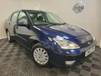 Begagnad Ford Focus Ghia 2003 Blå Sedan