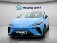 Begagnad MG MG4 EV SE 319 kW (435 HK) 2023 Blå Halvkombi