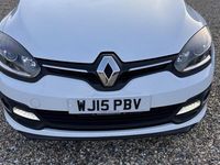 Used Renault Mégane III Dynamique 110 HP (80 kW) 2015 White Hatchback