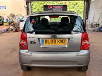 Used Kia Picanto 64 HP (47 kW) 2008 Silver Hatchback