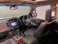 Used Mitsubishi Shogun 197 HP (144 kW) 2014 White SUV