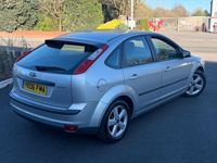 Used Ford Focus Zetec 100 HP (73 kW) 2006 Silver Hatchback