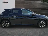 Begagnad Peugeot 208 Allure 2025 Svart Halvkombi