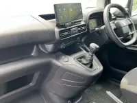 Used Vauxhall Combo S 102 HP (75 kW) 2024 White MPV