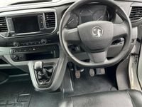 Used Vauxhall Vivaro S 100 HP (73 kW) 2021 White MPV