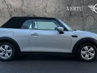 Używany Mini Cooper Classic 134 KM (98 kW) 2022 Srebrny Hatchback