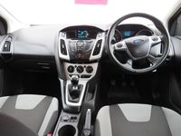 Used Ford Focus Zetec 125 HP (91 kW) 2014 Silver Hatchback