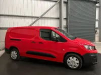 Used Peugeot Partner 100 HP (73 kW) 2020 Red MPV