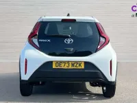 Used Toyota Aygo X PURE 72 HP (52 kW) 2023 White SUV