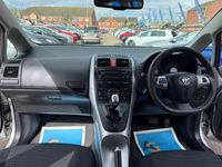 Usado Toyota Auris 2010 Prateado Citadino