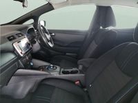 Begagnad Nissan Leaf Acenta 110 kW (150 HK) 2020 Grå Halvkombi