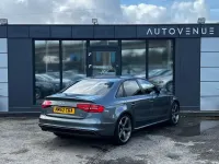 Usado Audi A4 Black Edition 177 HP (130 kW) 2013 Cinzento Sedan