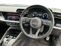 Usado Audi A3 Comfort 150 HP (110 kW) 2021 Cinzento Sedan
