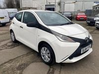 Used Toyota Aygo 68 HP (50 kW) 2014 White Hatchback