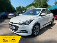 Used Hyundai i20 Premium 84 HP (61 kW) 2016 White Hatchback