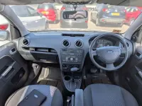 Used Ford Fusion Zetec 101 HP (74 kW) 2006 Silver Hatchback