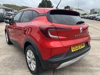 Second-hand Renault Captur Iconic 90 CP (66 kW) 2022 Roșu SUV