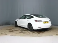 Używany Tesla Model 3 Standard Range 239 kW (325 KM) 2019 Biały Sedan/Limuzyna