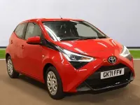 Used Toyota Aygo X-play 72 HP (52 kW) 2021 Red Hatchback