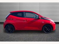 Used Toyota Aygo x-style 69 HP (50 kW) 2017 Red Hatchback