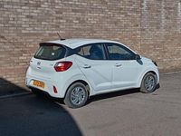 Used Hyundai i10 SE 67 HP (49 kW) 2023 White Hatchback