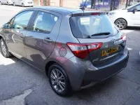 Używany Toyota Yaris 111 KM (81 kW) 2018 Brązowy Hatchback