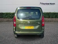 Używany Vauxhall Combo Design Edition 100 kW (136 KM) 2024 Zielony Minivan