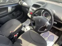 Używany Peugeot 107 Active 68 KM (50 kW) 2013 Czarny Hatchback