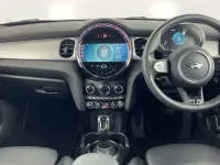 Usado Mini Cooper Exclusive 136 HP (100 kW) 2022 Citadino