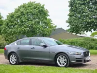 Begagnad Jaguar XE Prestige 250 HK (183 kW) 2018 Grå Sedan