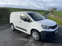 Begagnad Peugeot Partner 131 HK (96 kW) 2019 Vit Minibuss