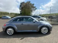 Usado VW Beetle Design 105 HP (77 kW) 2016 Cinzento Citadino