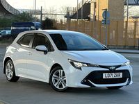 Used Toyota Corolla 122 HP (89 kW) 2022 White Hatchback