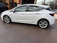 Used Vauxhall Astra SRi 150 HP (110 kW) 2017 White Hatchback