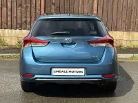 Used Toyota Auris 112 HP (82 kW) 2015 Blue Hatchback
