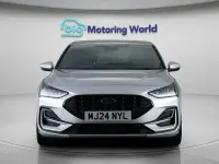 Begagnad Ford Focus ST-Line 125 HK (91 kW) 2024 Silver Halvkombi