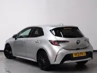 Usado Toyota Corolla Design 122 HP (89 kW) 2021 Prateado Citadino