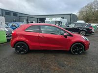 Used Kia Rio 107 HP (78 kW) 2013 Red Hatchback