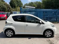 Used Toyota Aygo 68 HP (50 kW) 2012 White Hatchback