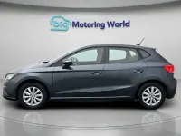 Usado Seat Ibiza SE 94 HP (69 kW) 2023 Cinzento Citadino